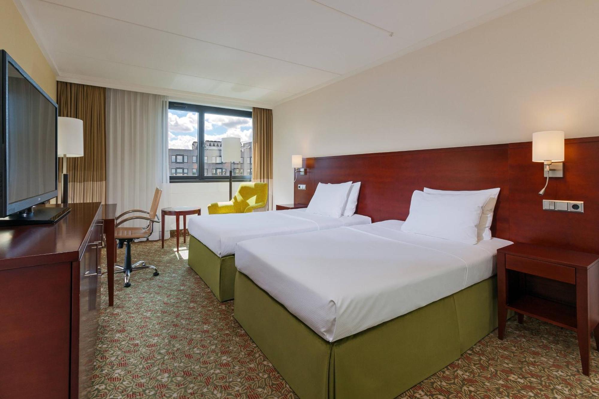 Larger Guest room 2 Twin or Single Beds High floor,1623649177:JPEG