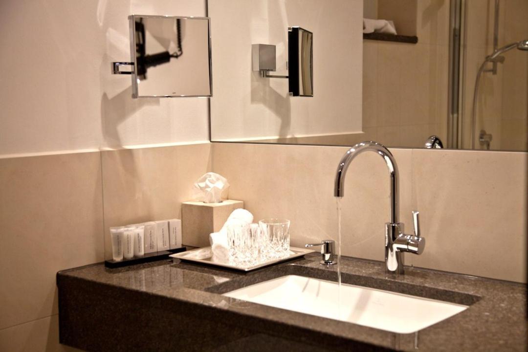 Deluxe Double or Twin Room,1742767392:JPEG