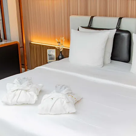 MUZE Hotel Dusseldorf - Handwritten Collection-3